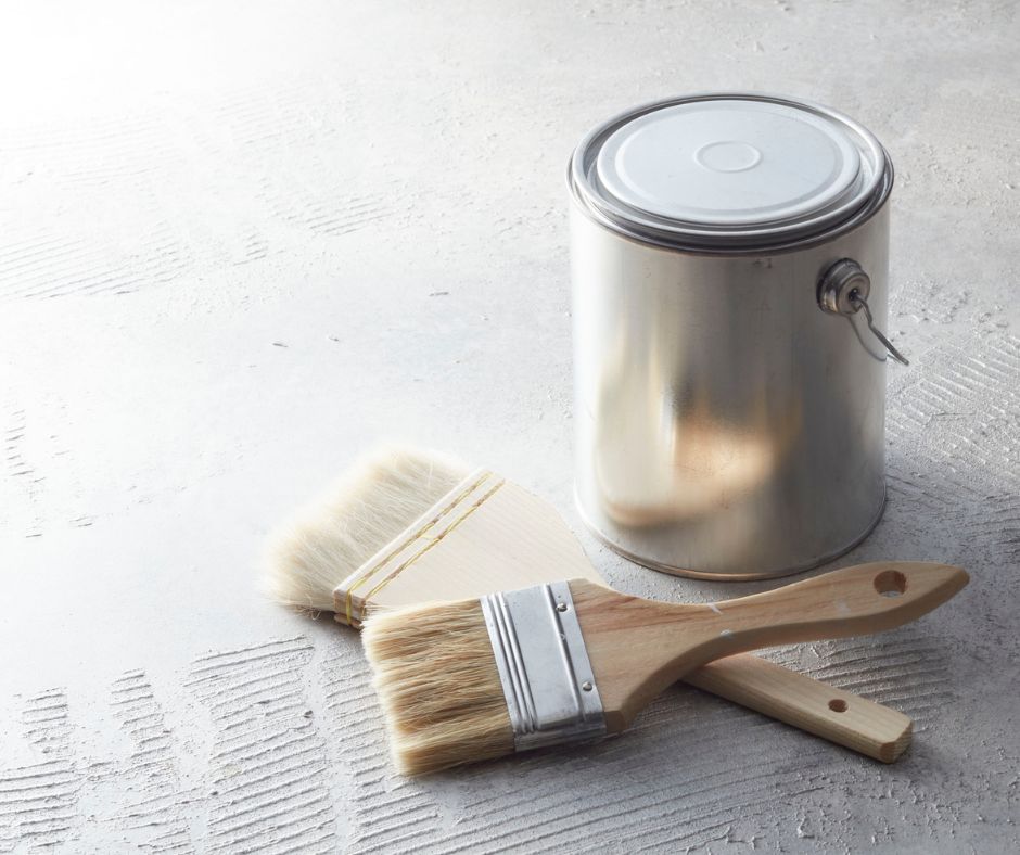 לפני צביעת חוץ - קירות ישנים ומזג אור